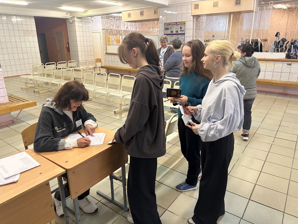 За плечами долгие годы, проведенные в школе.
